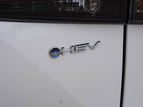 Certified 2025 Toyota Highlander XLE image 11