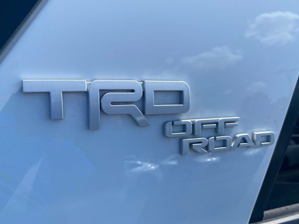 Used 2024 Toyota 4Runner TRD Off-Road Premium w/ Moonroof Package AWD/4WD image 15