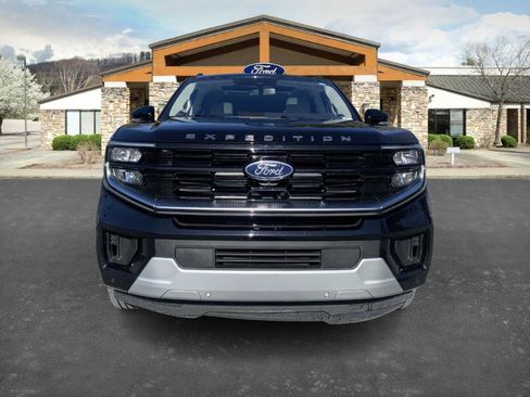 Used 2025 Ford Expedition Max Platinum image 2