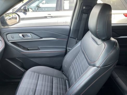 Used 2025 Ford Explorer ST-Line w/ ST-Line Street Pack AWD/4WD image 23