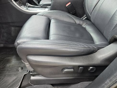 Used 2022 Subaru Ascent Limited w/ Technology Package AWD/4WD image 16