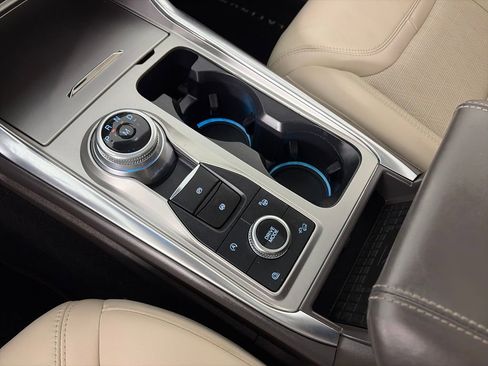 Certified 2021 Ford Explorer Platinum w/ Equipment Group 601A image 22