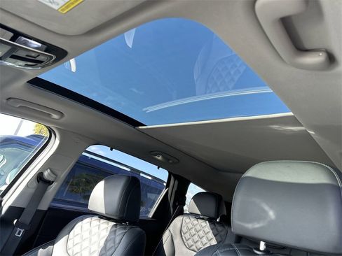 Used 2021 Hyundai Santa Fe SEL Premium image 24