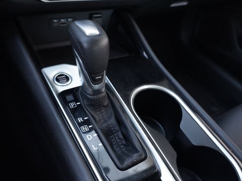 Used 2024 Nissan Altima 2.5 SV image 11