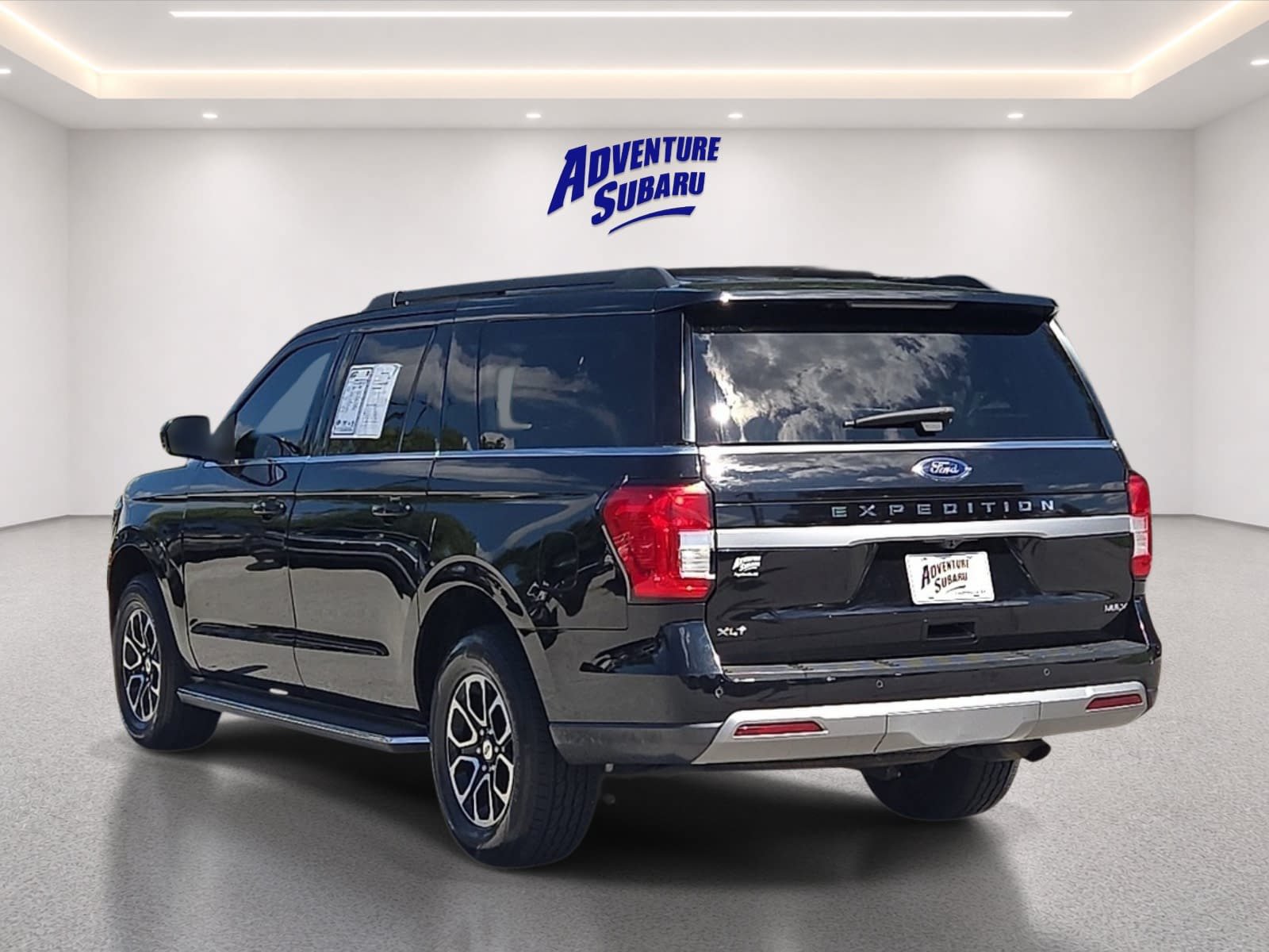 Used 2023 Ford Expedition Max XLT AWD/4WD image 5