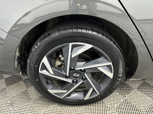 Used 2024 Hyundai Elantra Limited FWD image 18