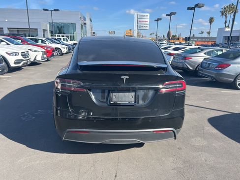 Used 2022 Tesla Model X image 5