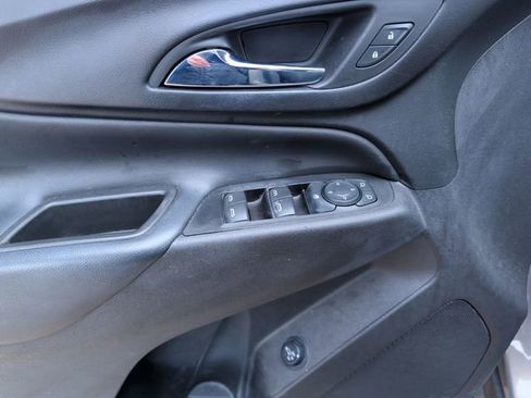 Used 2019 Chevrolet Equinox LT FWD image 15