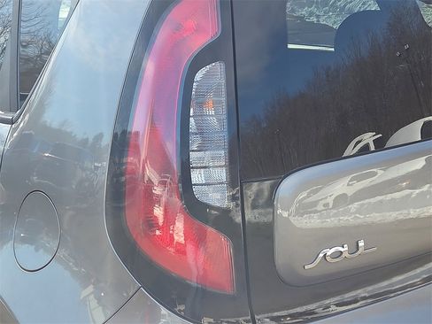 Used 2017 Kia Soul + w/ UVO Package image 10