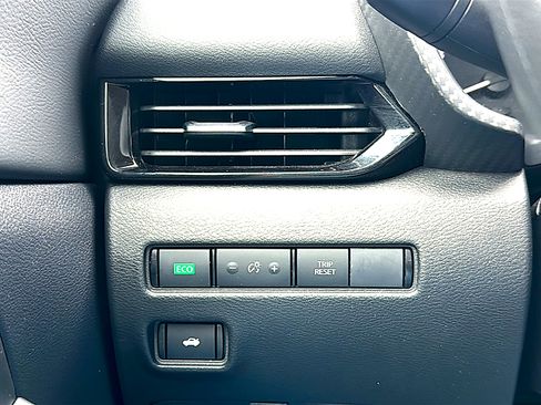 Certified 2025 Nissan Sentra SV image 35