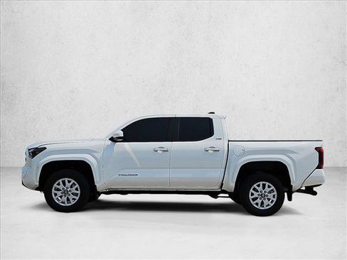 Used 2024 Toyota Tacoma SR5 AWD/4WD image 8