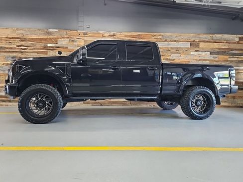 Used 2020 Ford F250 Platinum w/ Tremor Off-Road Package AWD/4WD image 16