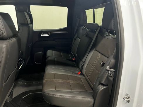 New 2026 Chevrolet Silverado 1500 High Country w/ Technology Package AWD/4WD image 36