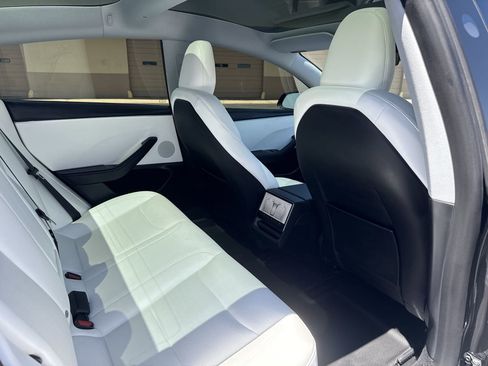 Used 2025 Tesla Model 3 Long Range RWD image 23
