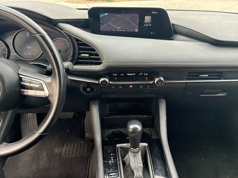 Used 2019 MAZDA MAZDA3 Hatchback w/ Preferred Package FWD image 16