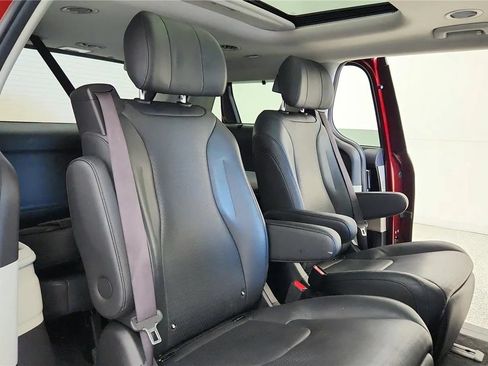 Used 2022 Kia Carnival SX Prestige FWD image 34