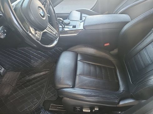 Used 2021 BMW 330e w/ M Sport Package RWD image 9