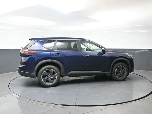 Used 2025 Nissan Rogue SV FWD image 11