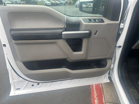 Used 2018 Ford F150 XLT w/ Equipment Group 302A Luxury AWD/4WD image 10
