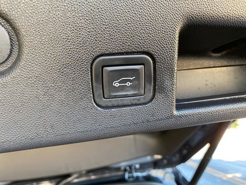 Used 2023 Chevrolet Equinox RS w/ RS Leather Package FWD image 8