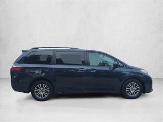Certified 2019 Toyota Sienna XLE FWD video 4