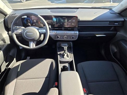 New 2026 Hyundai Kona SE image 12