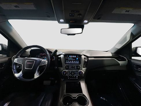 Used 2019 GMC Yukon SLT image 17