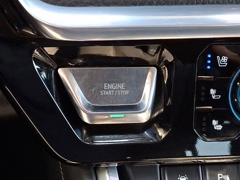 Used 2022 GMC Sierra 1500 Denali w/ Technology Package AWD/4WD image 23