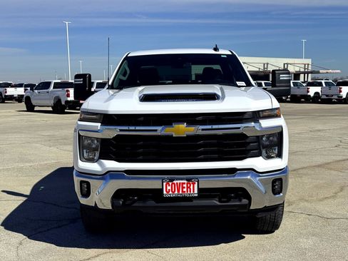Used 2024 Chevrolet Silverado 2500 LT image 4