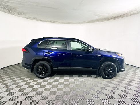 Used 2025 Toyota RAV4 XLE w/ Convenience Package FWD image 2