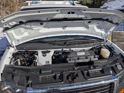 New 2025 GMC Savana 2500 w/ Chrome Appearance Package RWD image 40