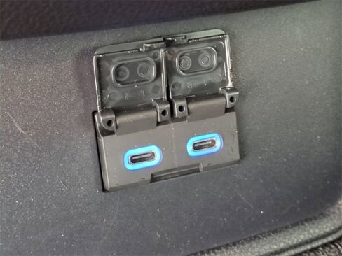 Used 2022 Toyota Highlander XLE image 17