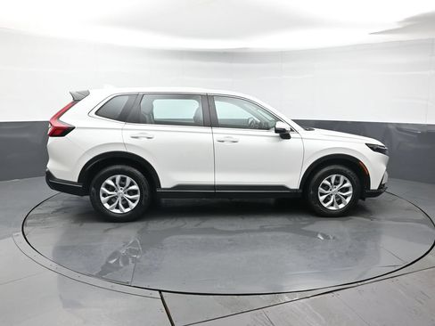 Used 2023 Honda CR-V LX image 7