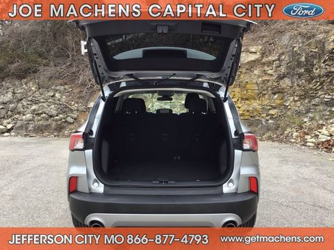 Certified 2022 Ford Escape SE image 10