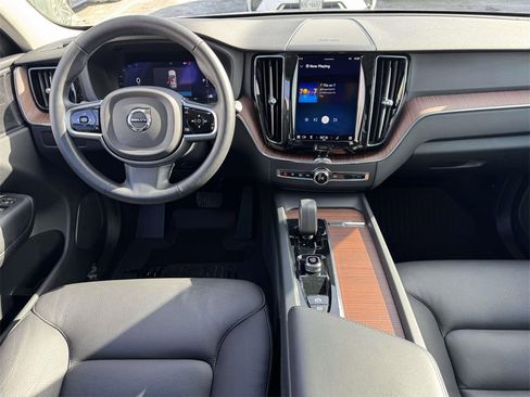 Certified 2023 Volvo XC60 B5 Plus w/ Climate Package image 11