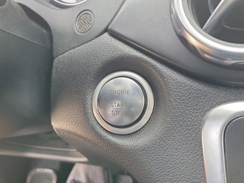 Certified 2019 Mercedes-Benz GLA 250 4MATIC image 22