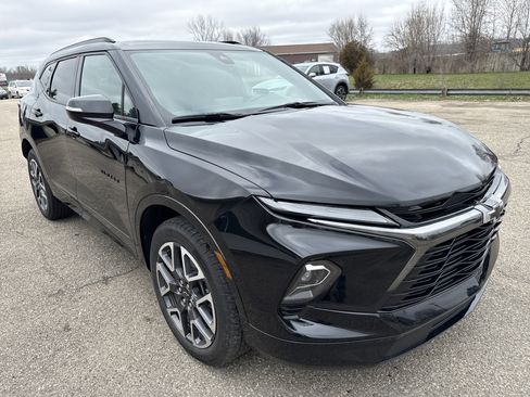 Used 2025 Chevrolet Blazer RS image 1