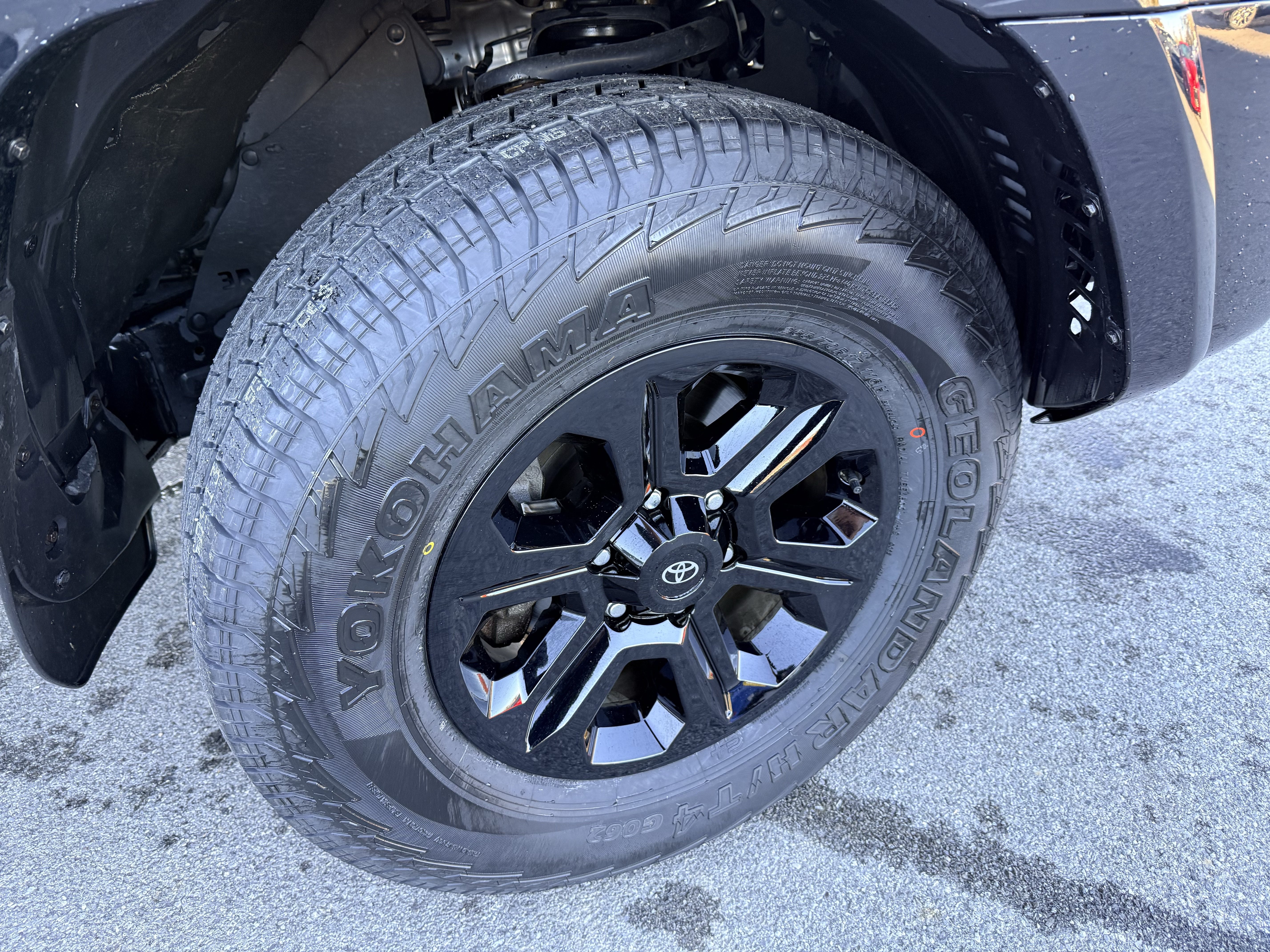 Used 2024 Toyota 4Runner SR5 Premium w/ Moonroof Package AWD/4WD image 13