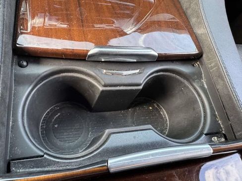 Used 2019 Cadillac Escalade Premium Luxury RWD image 35