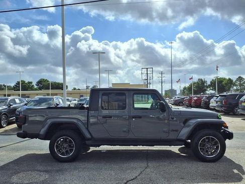 Used 2021 Jeep Gladiator Sport AWD/4WD image 21