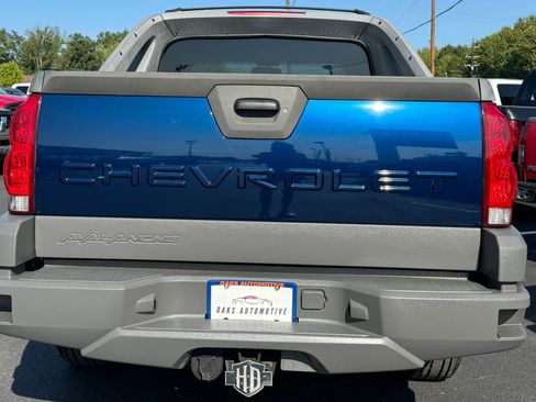 Used 2002 Chevrolet Avalanche 4x4 w/ Off-Road Suspension Pkg image 7