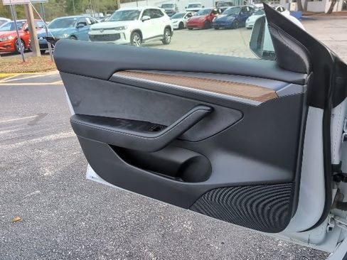 Used 2022 Tesla Model 3 Long Range image 18