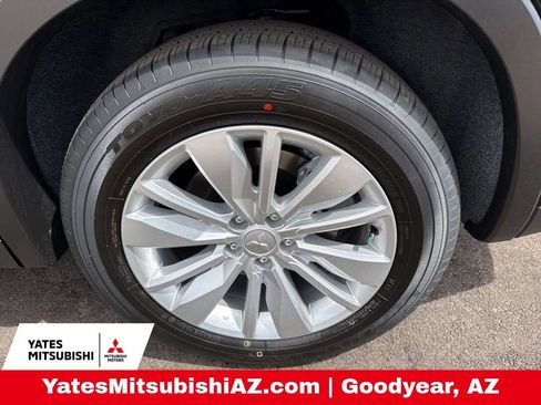 New 2026 Mitsubishi Outlander ES image 5