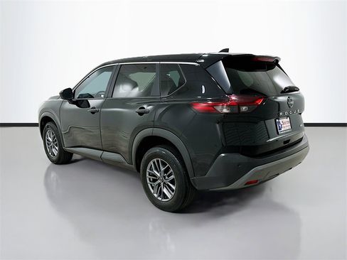 Used 2023 Nissan Rogue S image 5