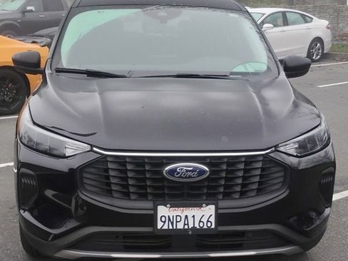 Used 2023 Ford Escape Active image 1