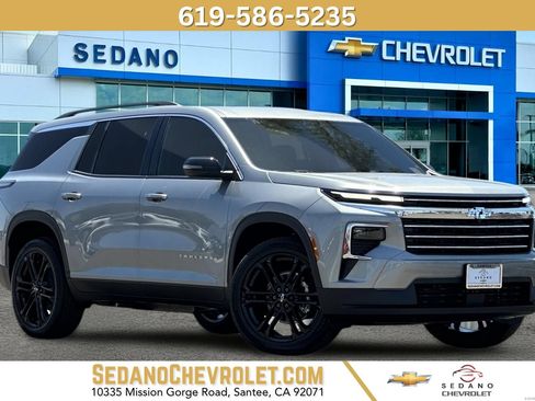 New 2026 Chevrolet Traverse LT FWD image 1