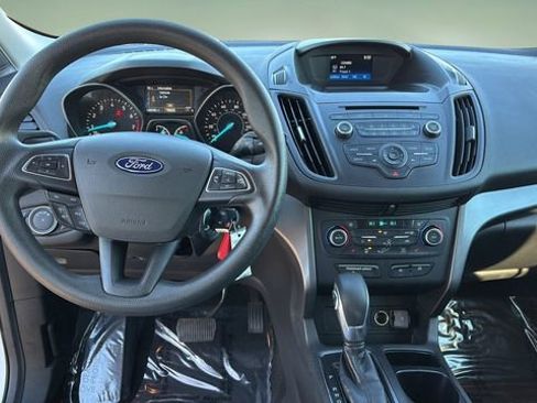Used 2018 Ford Escape SE image 9