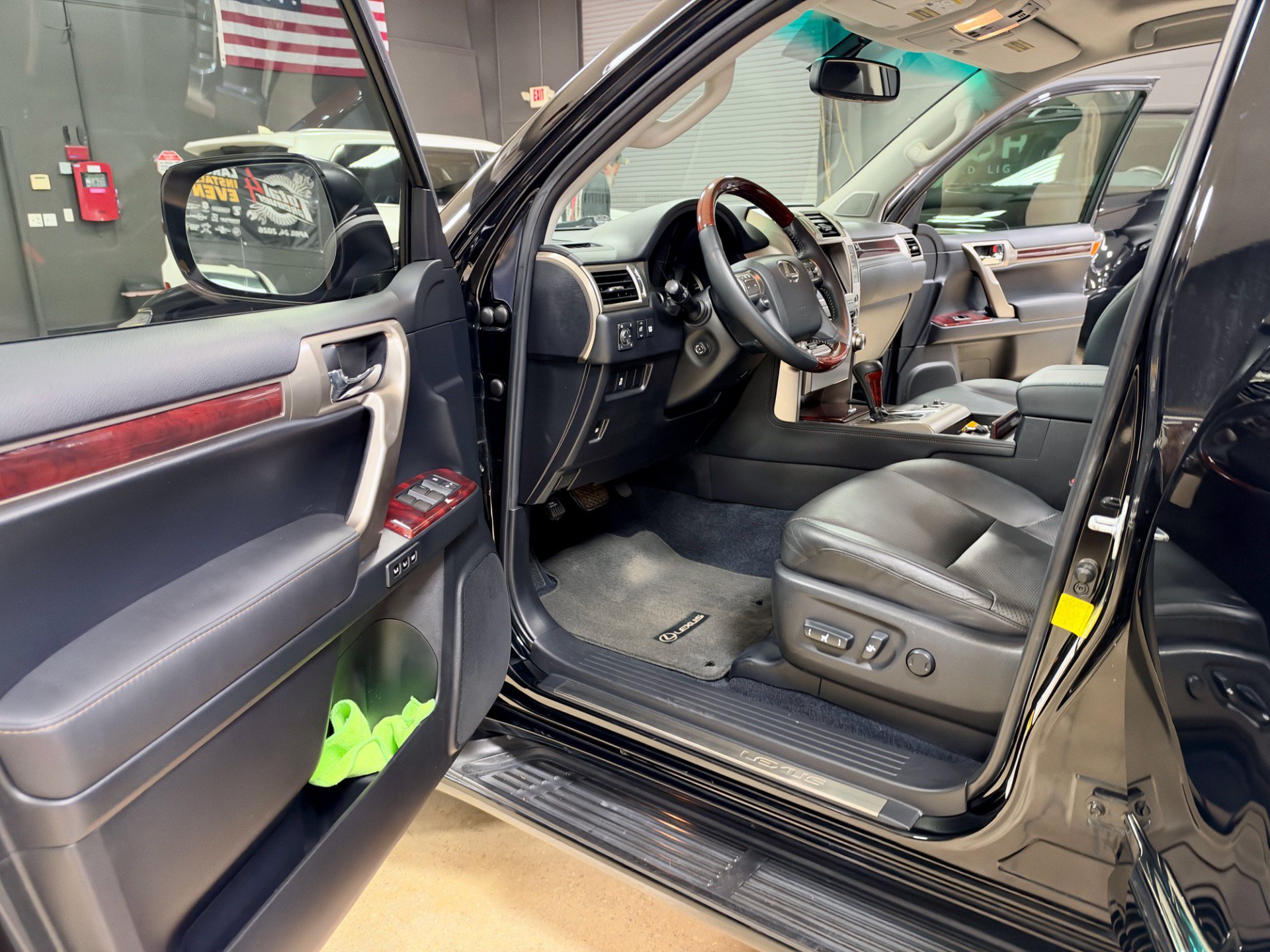 Used 2012 Lexus GX 460 w/ Comfort Plus Pkg AWD/4WD image 20