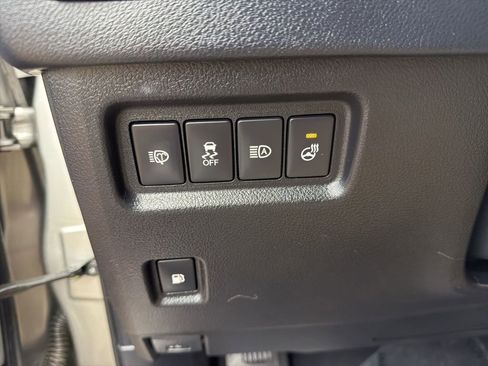 Used 2022 Lexus GX 460 Luxury w/ Off Road Package AWD/4WD image 24