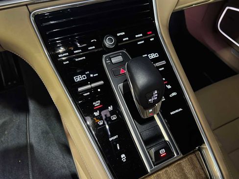 Used 2018 Porsche Panamera 4S AWD/4WD image 35